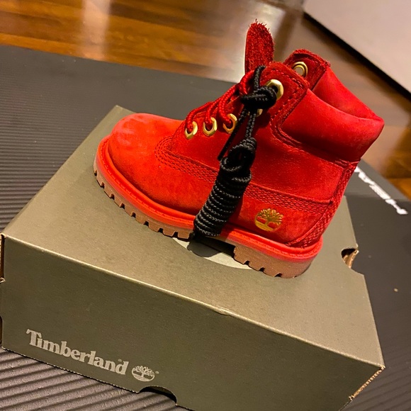 Water proof Timberlinds - Picture 1 of 1